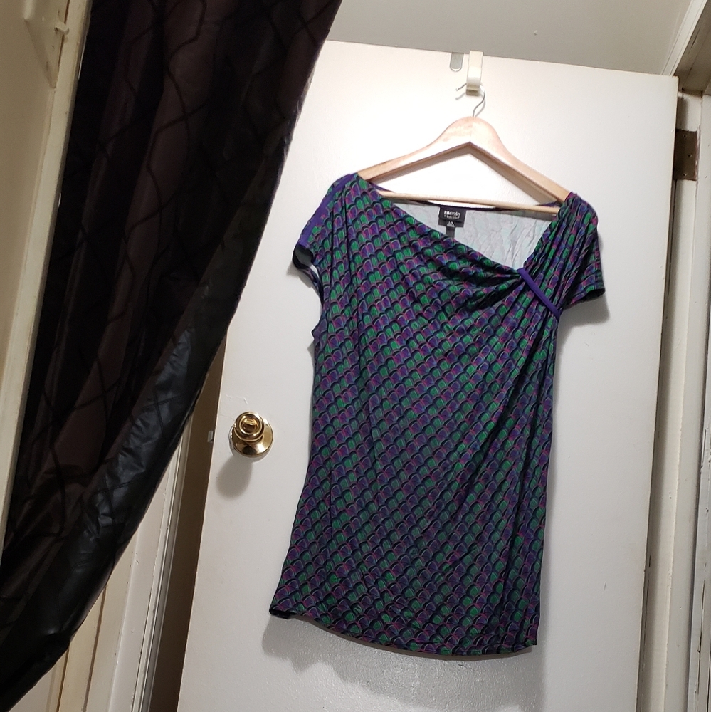 Nichole L Top